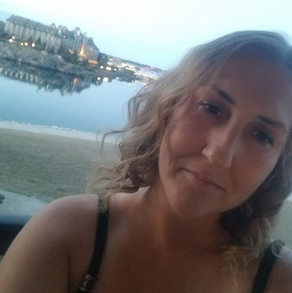 Meet your Posher, Misty - Picture 1 of 1